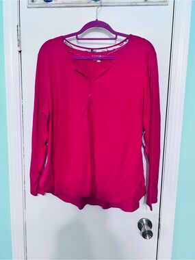 Women’s Long-Sleeve Button-Front Top in Bright Fuchsia Size XL